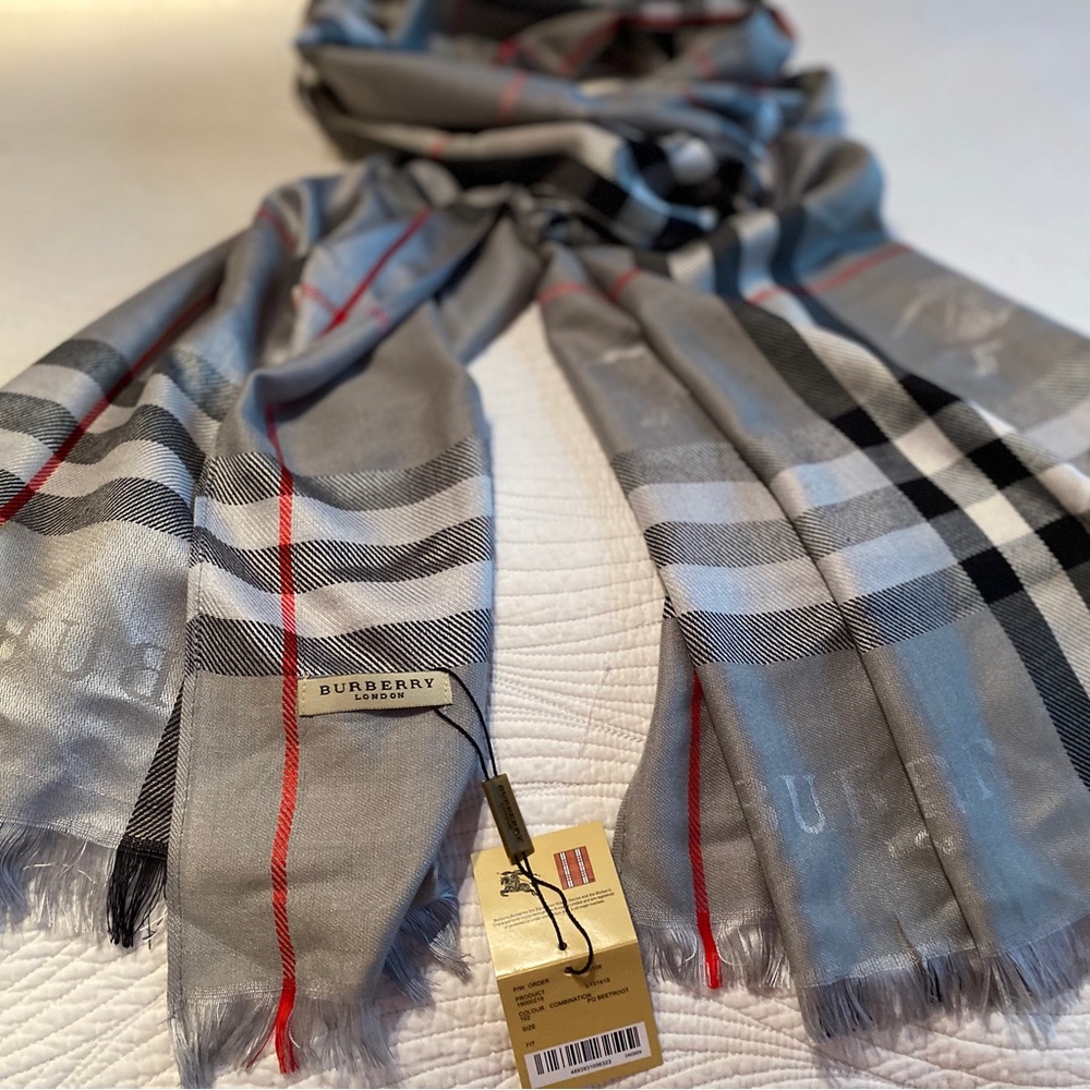 Cashmere Burberry scarf Large Grey New